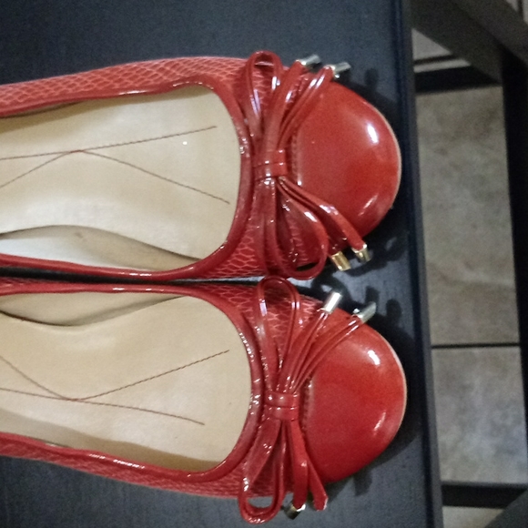 KATE SPADE WOMEN'S LEATHER FLATS SHOES SIZE 6 M - Picture 2 of 8